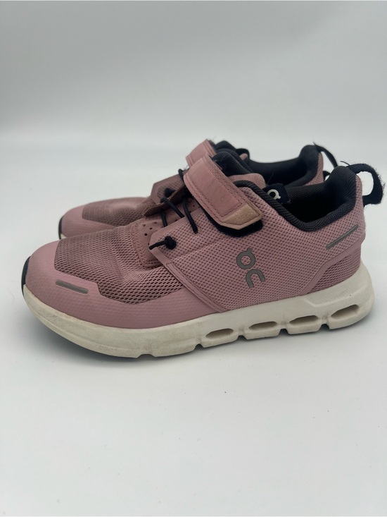 On Running Other - On Running Kids size 1 cloud play Pink Athletic Shoes no tie girls sneakers